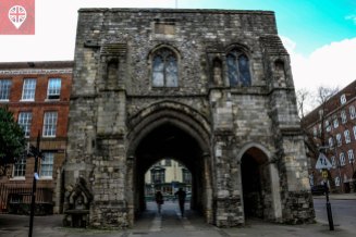 Westgate - o portão medieval que também é um museu.
